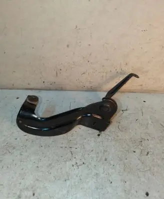Audi A6 S6 C6 4F Intercooler pipe mounting bracket 4F0145813