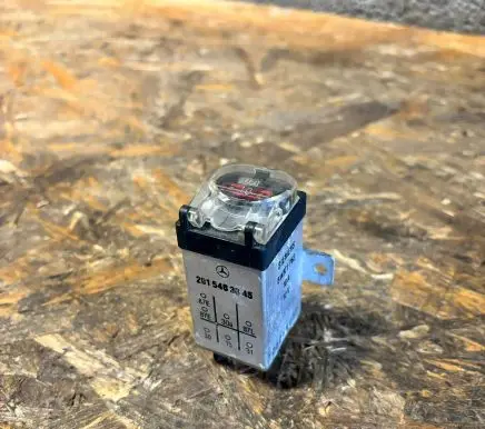 Mercedes-Benz E W124 Other relay 2015403845