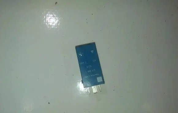 BMW 5 E39 Other relay 61351383417