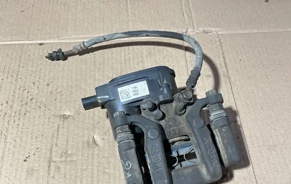 Hyundai Tucson TL Rear brake caliper BC140276