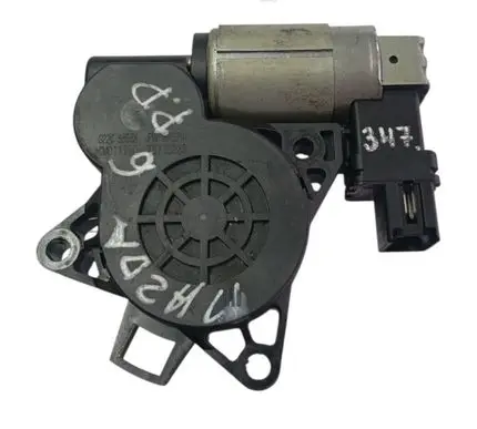 Mazda 3 I Front door window regulator motor G22C5858X