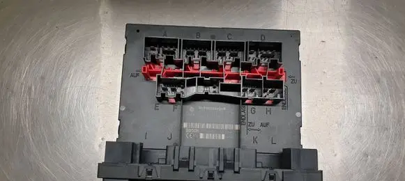 Volkswagen Tiguan Comfort/convenience module 3C0937049 07957467 F005V00661