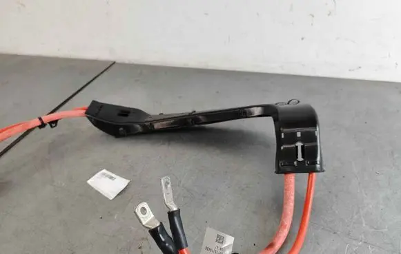 Positive cable (battery)