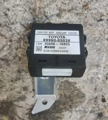 Toyota Avensis T250 Light module LCM