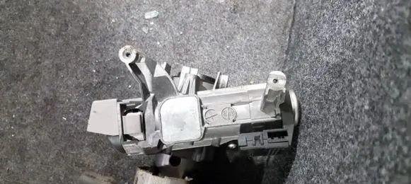 Ford Focus Ignition lock contact 