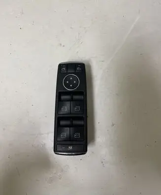 Mercedes-Benz C W204 Electric window control switch A2048700151