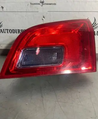 Tailgate rear/tail lights