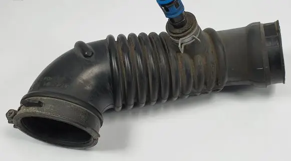 Mazda CX-7 Air intake hose/pipe L33E-13220