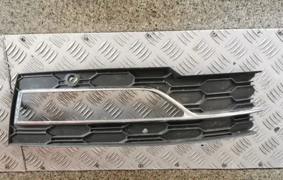 Skoda Octavia Mk4 Front bumper lower grill 5E3807682C