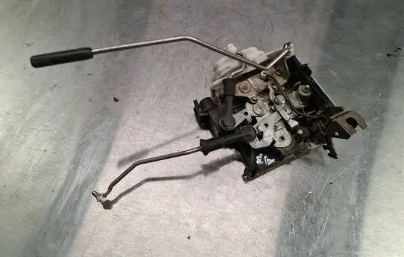 Audi A3 S3 8L Front door lock 8L1837016A