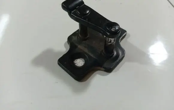 Opel Frontera B Rear door lock loop/hook striker 
