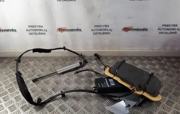 Volvo V70 Tailgate hydraulic set 30716759 DAI1110930