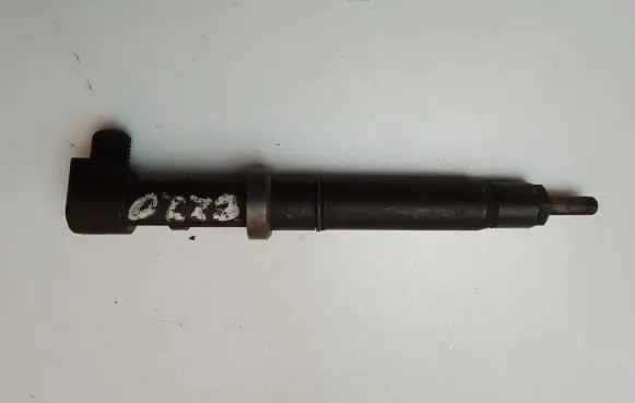Mercedes-Benz C W204 Fuel injector A6510701287
