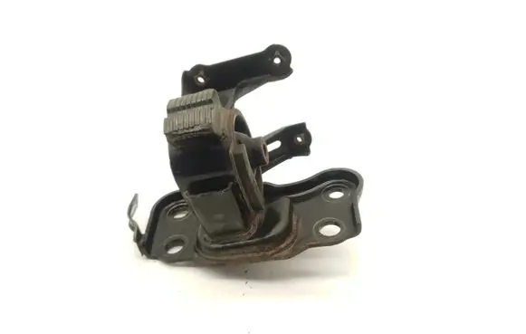 Toyota Auris 150 Gearbox mount AV84686