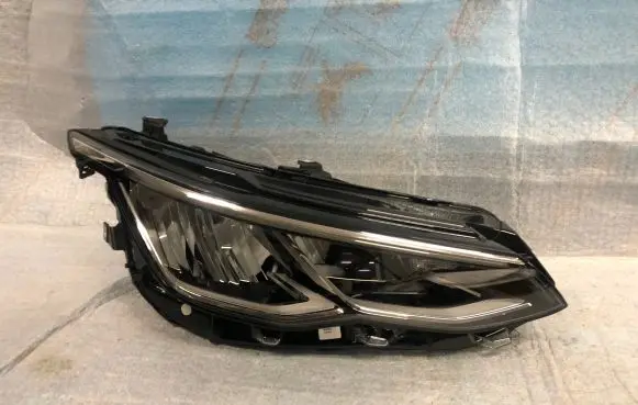 Volkswagen Golf VIII Headlight/headlamp
