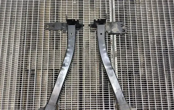 Citroen C4 III e-C4 Front bumper shock/impact absorber 9836340380