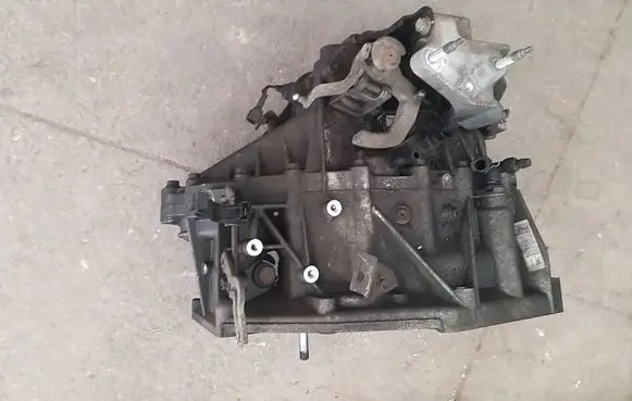 Suzuki Vitara (LY) Manual 5 speed gearbox ZNB
