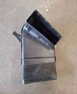 Audi A4 S4 B6 8E 8H Air intake duct part 8E0129617D