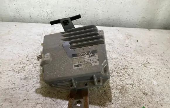 Toyota Corolla E120 E130 Engine control unit/module 8965002010 123571 EATCEC007