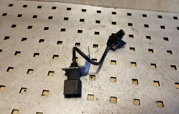 BMW X3 E83 Crankshaft position sensor 0281002477