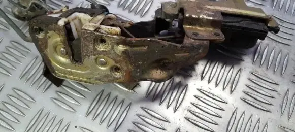Hyundai Sonata Front door lock