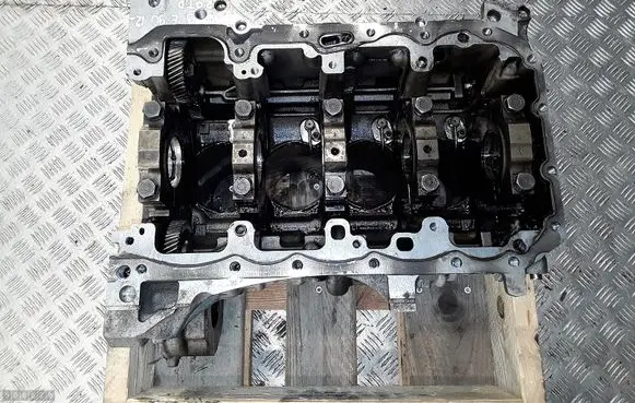 BMW 3 E90 E91 Engine block 781059607