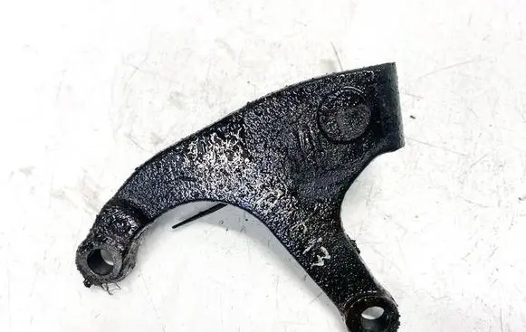 Toyota Avensis T250 Engine mounting bracket 172930g010