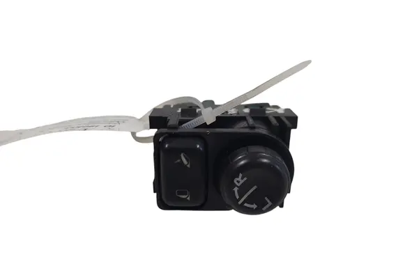 Nissan Qashqai Wing mirror switch
