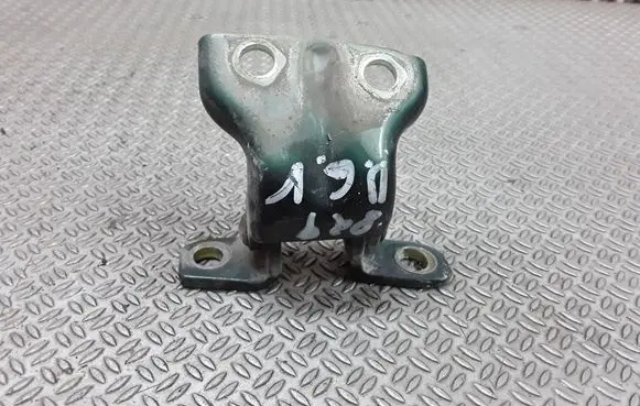Mitsubishi L200 Rear door upper hinge