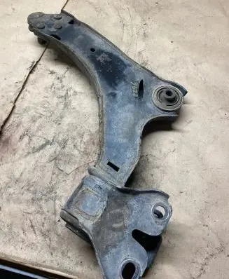 Volvo XC60 Front lower control arm/wishbone 8G9N3A052A T033A