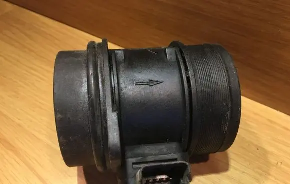 Peugeot 607 Mass air flow meter 5WK97001 9645948780