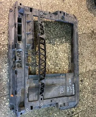 Volkswagen Cross Polo Radiator support slam panel