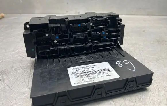 Mercedes-Benz C W203 Fuse module 2035454101 5DK00848544
