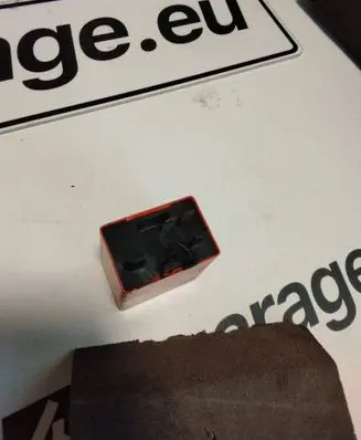 Audi A6 S6 C4 4A Alarm relay 3SB00406800 1307060