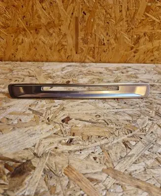 Radio/GPS head unit trim