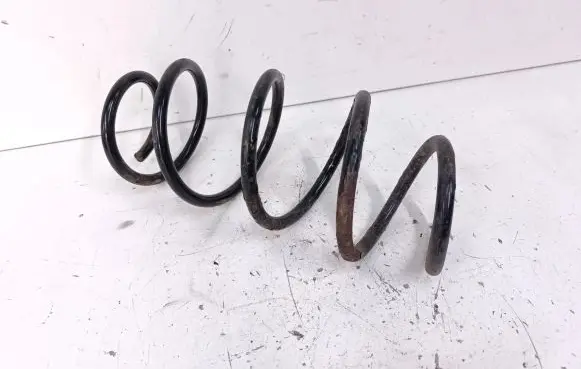 Volkswagen Jetta VI Front coil spring