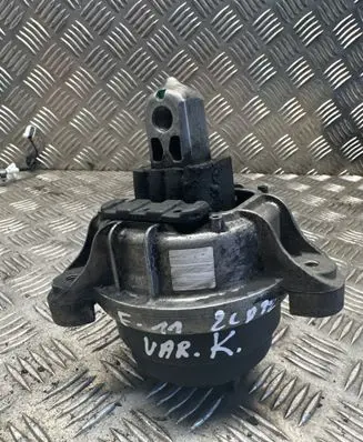 Engine mount bracket