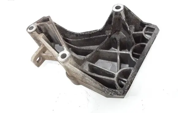 Skoda Fabia Mk1 (6Y) Engine mounting bracket 038199207P
