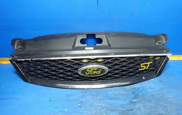 Ford Mondeo Mk III Front bumper upper radiator grill 2S7Y-8A100-AAW