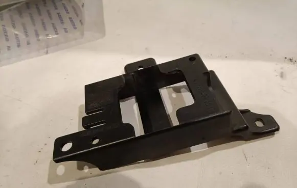 Mercedes-Benz S W221 Front parking sensor holder (PDC) A2218850867