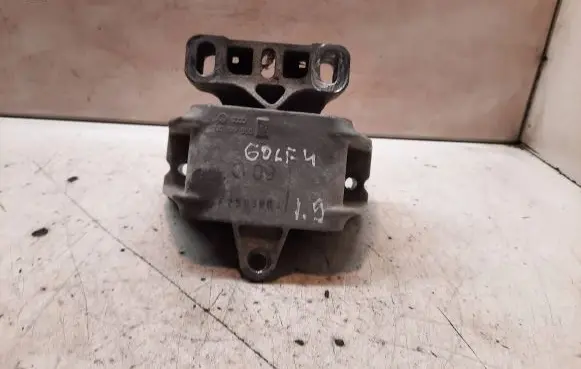 Volkswagen Golf IV Engine mount bracket 1J0199555