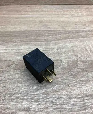 Volkswagen Golf II Other relay 171955529