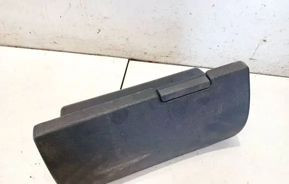 Glove box