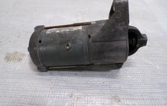 Opel Vivaro Starter motor KAL21861