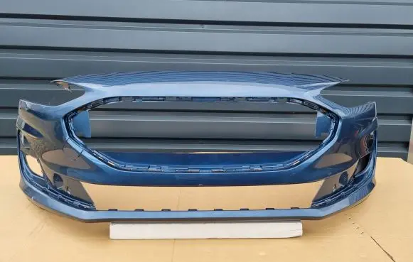 Ford Focus Front bumper 7B17C831AA