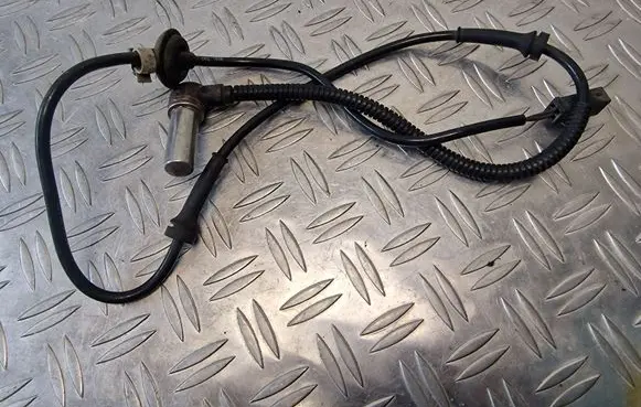 Audi A4 S4 B5 8D ABS brake wheel speed sensor 8D0927803