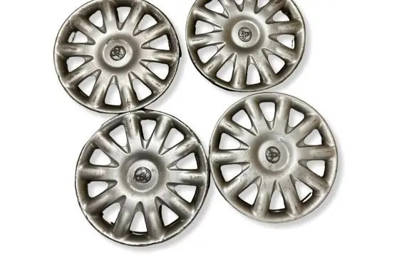 Toyota Corolla E120 E130 R15 wheel hub/cap/trim 4260205050