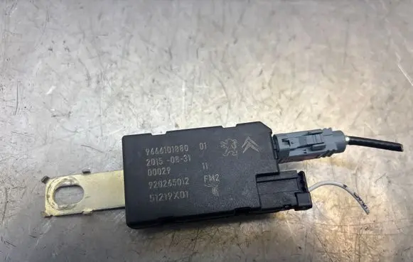 Peugeot 508 Aerial antenna amplifier 9666101880