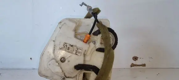 Mazda 3 I Front door lock H37H48R1