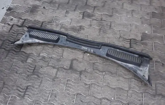 Ford C-MAX II Wiper trim AM51R02216AD